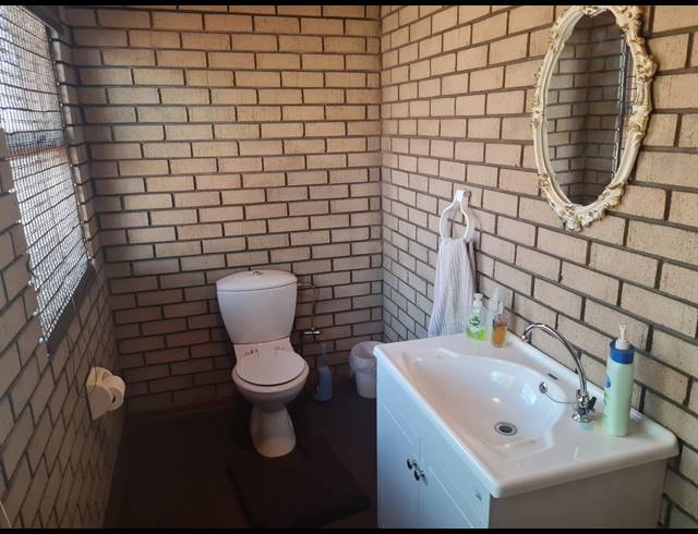5 BEDROOM HOUSE FOR SALE IN KENLEAF
